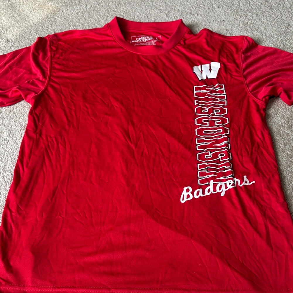 Campus Heritage Red Crewneck Tee Wisconsin badgers me s large nwt
